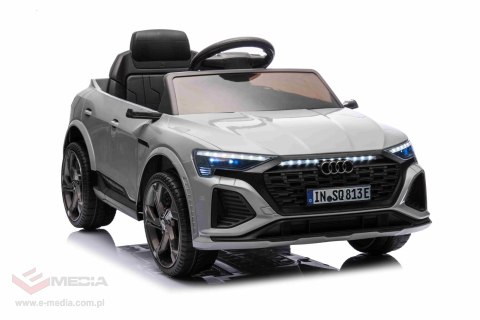 Pojazd Audi SQ8 Szary
