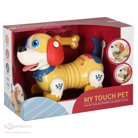 Pies piesek interaktywny z kością robot reaguje na dotyk