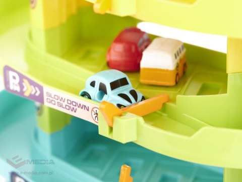 Parking garaż 4 poziomy elektryczna winda 6 aut