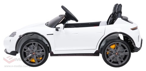 Pojazd Porsche Taycan Turbo S Biały