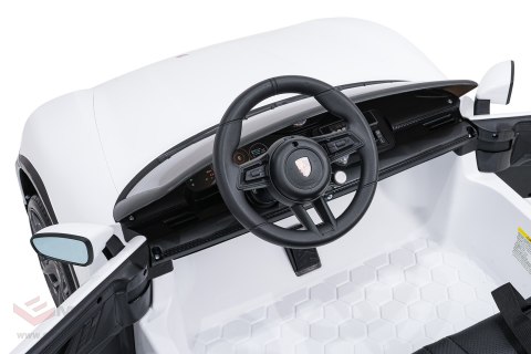 Pojazd Porsche Taycan Turbo S Biały