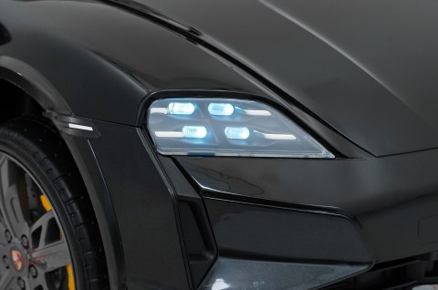 Pojazd Porsche Taycan Turbo S Czarny