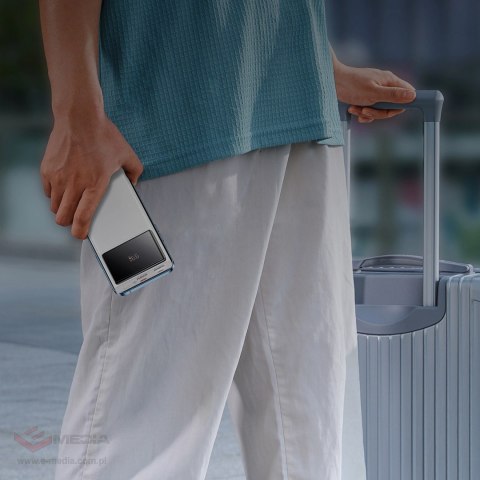 Powerbank Baseus Star-Lord 10000mAh 22,5W z wyświetlaczem cyfrowym i kablem USB-C 3A 30cm - biały
