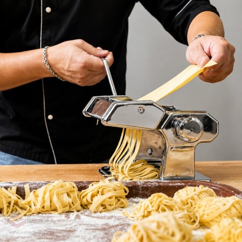 Maszynka Krajarka do Makaronów Ciasta Pierogów Lasagne 3w1 Stalowa Ręczna