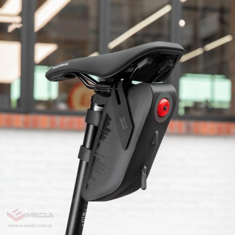 Torba rowerowa Rockbros AS-078-1 podsiodłowa z inteligentną lampką tylną 0,8 l - czarna