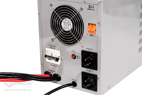 Zasilacz awaryjny UPS 12V/230V 1600W ZA-TECH-1600 SF Zasilacz awaryjny UPS 12V/230V 1600W ZA-TECH-1600 SF